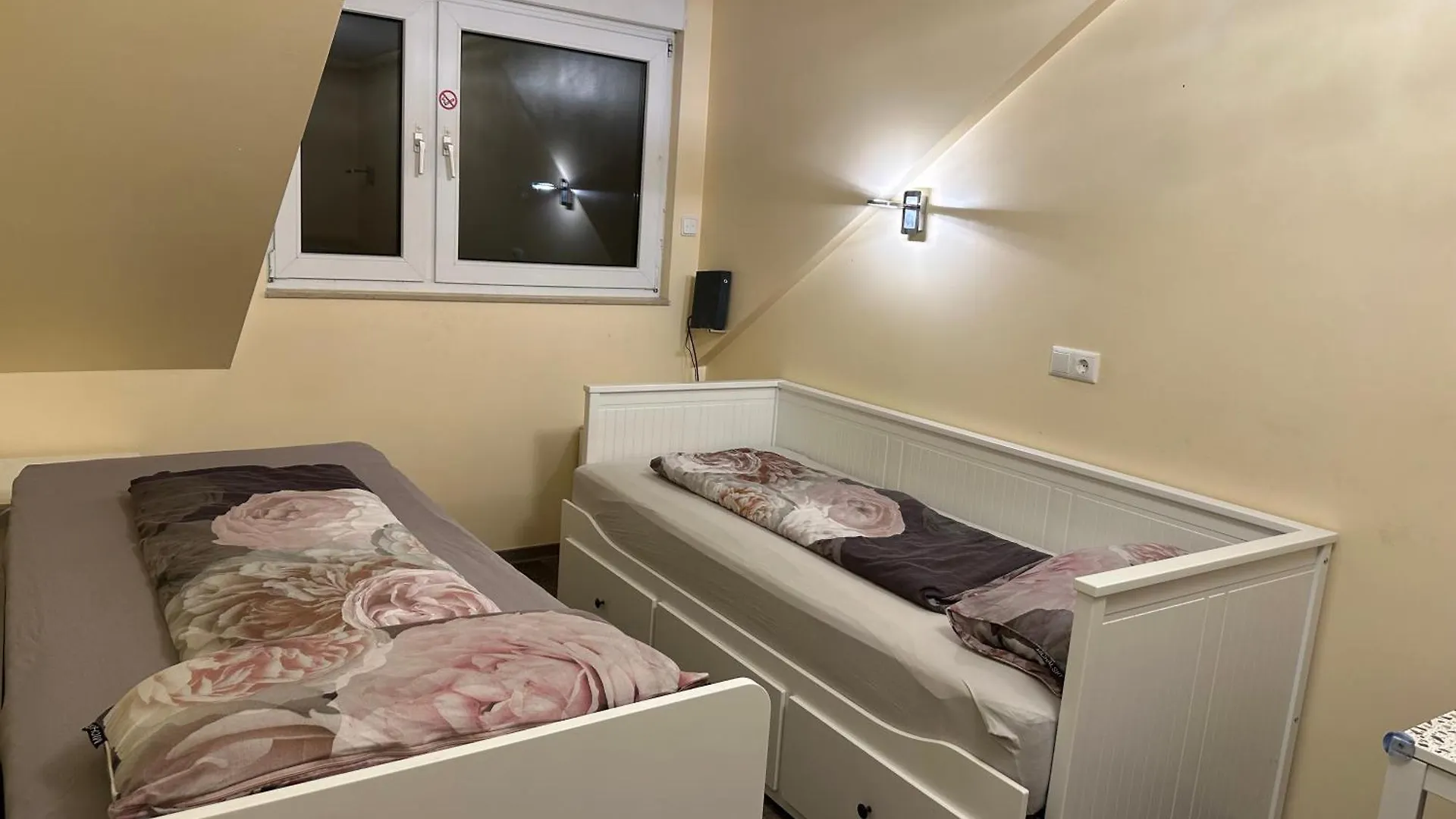 Modernes Apartment 3 Mit 5 Schlafzimmer 8 Einzelne Betten Dortmund Germany