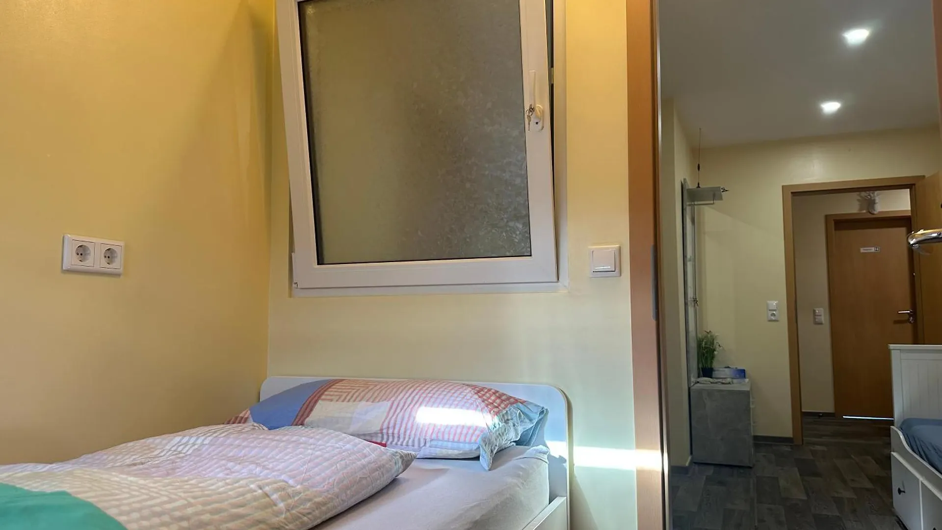 Modernes Apartment 3 Mit 5 Schlafzimmer 8 Einzelne Betten Dortmund 0*,