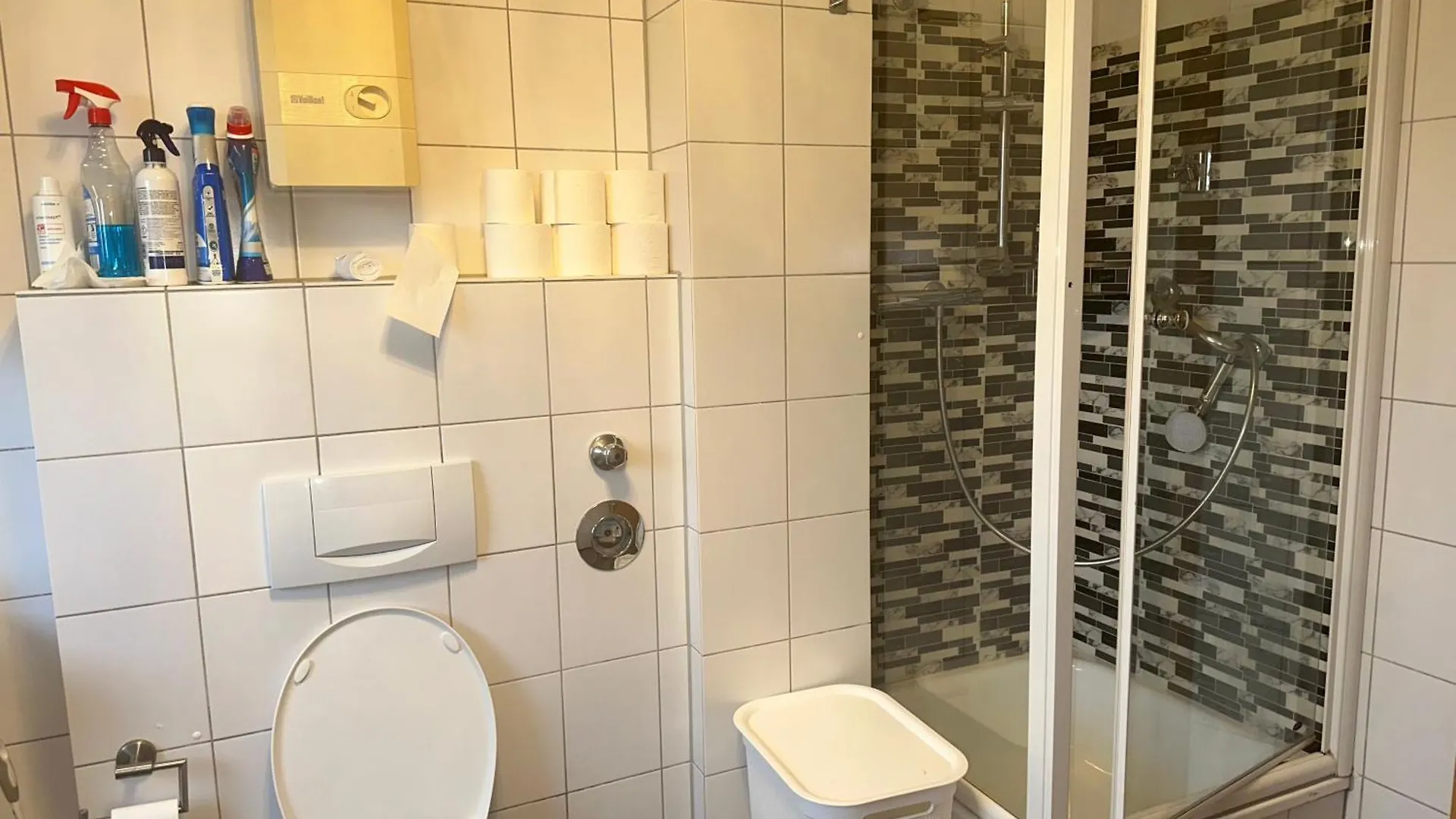 Modernes Apartment 3 Mit 5 Schlafzimmer 8 Einzelne Betten Dortmund 0*,  Duitsland